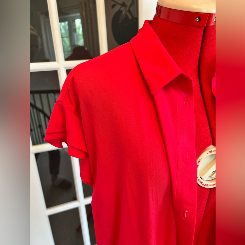 Red blouse size small - Picture 4 of 7